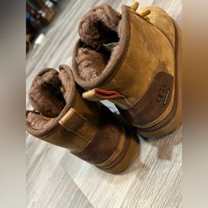 Used boys UGG chukka boots